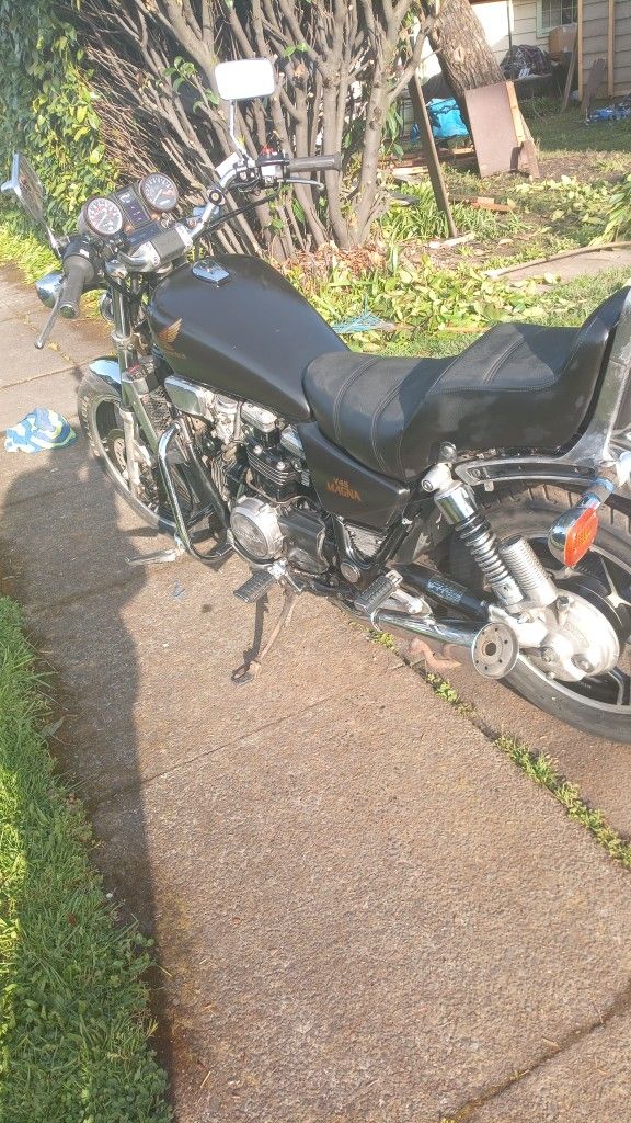 1982 Honda V45 magna