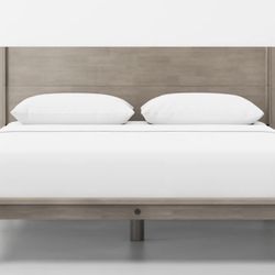 Thuma Gray Wood Bedroom Set