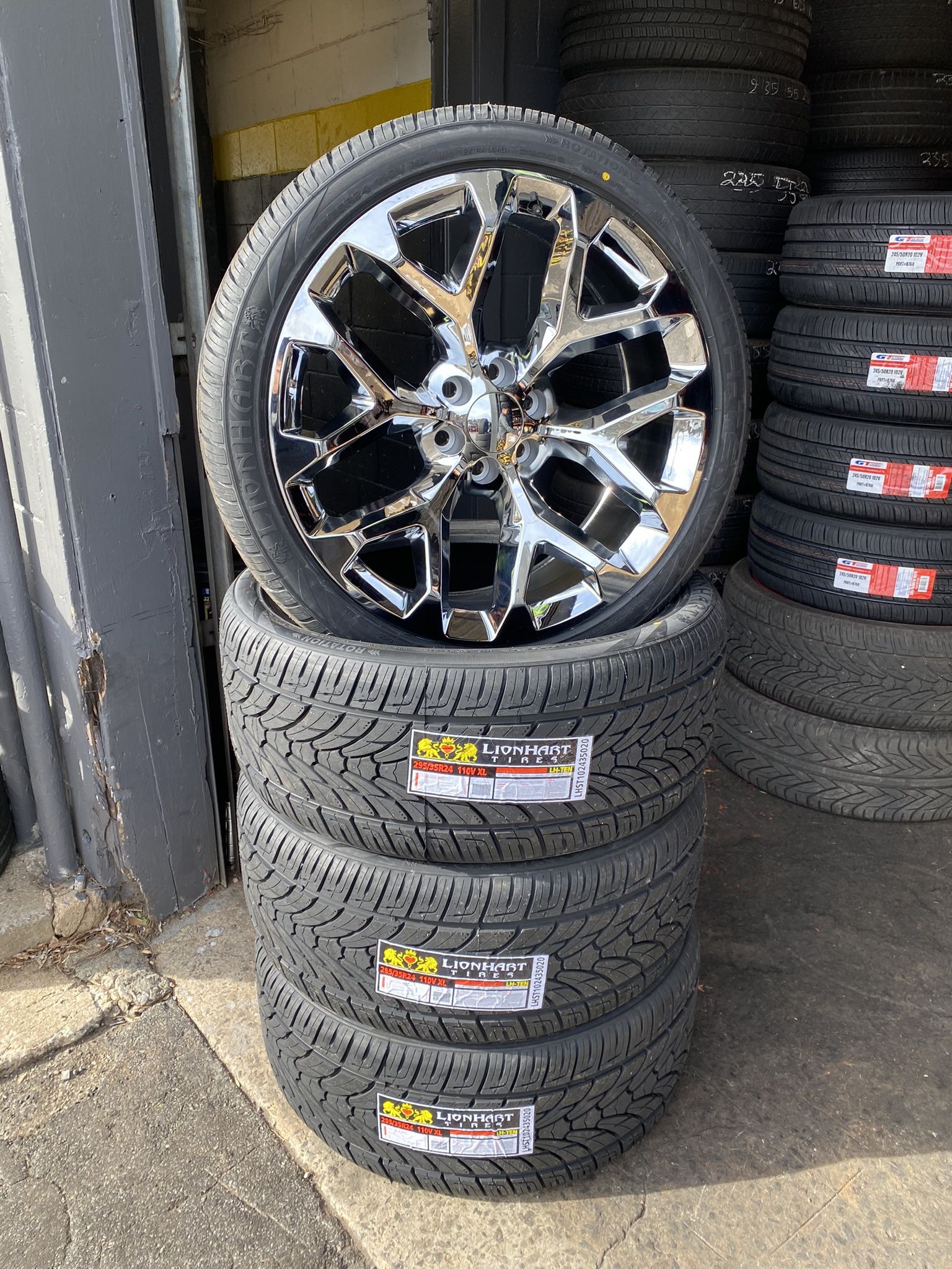 24 Inch Chrome Snow Flakes