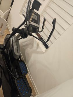 Nordictrack elite 10.9i elliptical in great condition