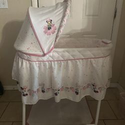 Minnie Mouse Bassinet