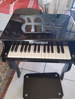 Vintage mini pianos almost new