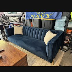 Sofa Blue Velvet 3 Seats In Excellent Condition 