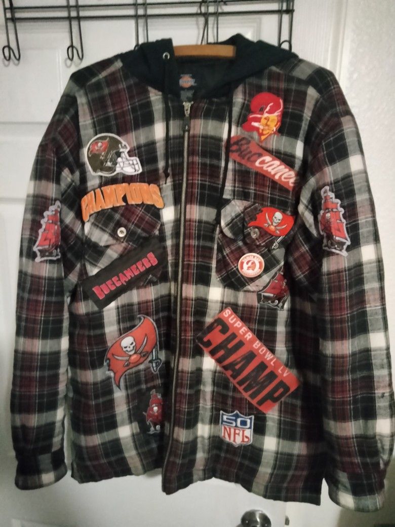 Buccaneers Dickies Hoodie Size XL $30