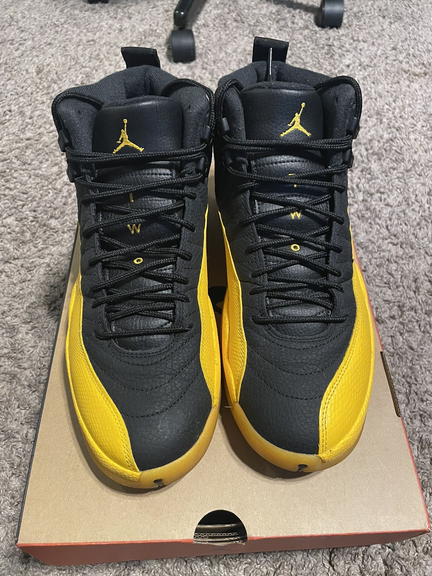 Jordan Retro 12 Black/Yellow Size 9 M