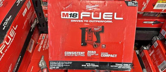 Milwaukee m18 fuel 18ga narrow crown stapler tool only,