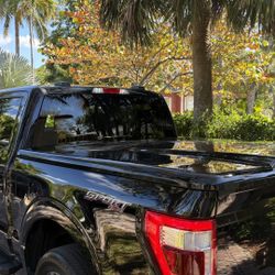 UnderCover SE One-Piece Hard Tonneau (Ford OEM)
