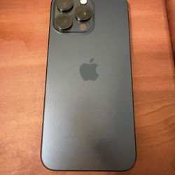 I Phone 15 Pro Max 256 Gb (display Broken)