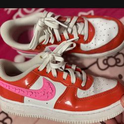 Little Girls Nikes Size 2youth 