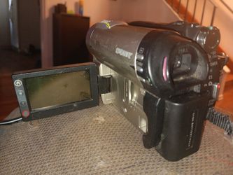 Sony 650 DVD Video Camera