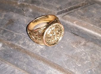 18k $ Sign Ring.