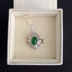 Green Jade With Baguette Diamonds 18kt White Gold