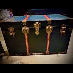 🏷️ Vintage Christie Steamer Trunk – Original – Ready for Use