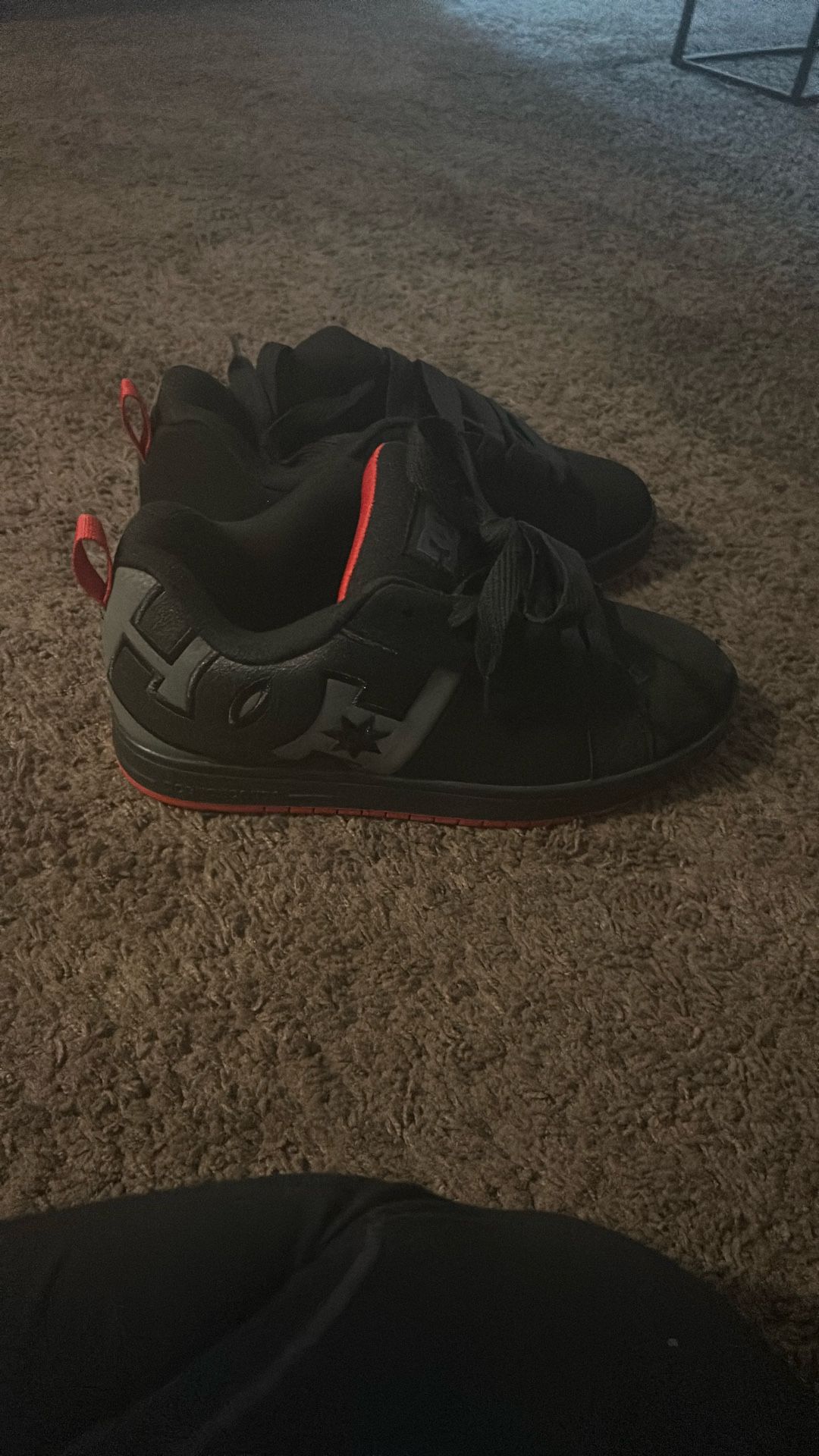 Size 10 Men’s Dc ShoeS NEVER WORN **BRAND NEW**