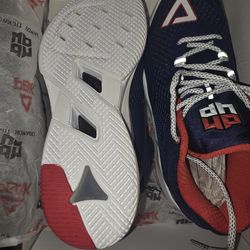 Sneakers brand new $20