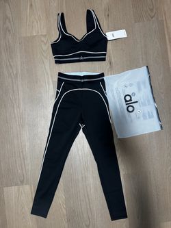Alo Yoga Sports Bra and legging Set