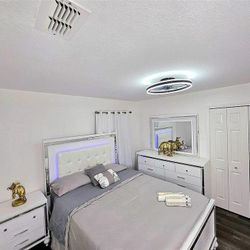 4-Piece Room Set For Sale