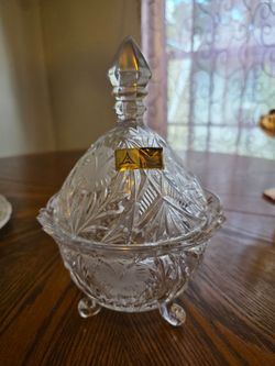 Vintage crystal lidded candy dish