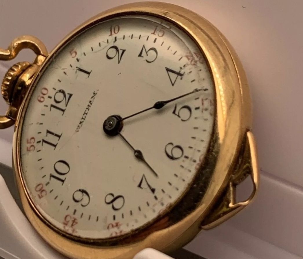 Vintage Waltham ladies 14k Solid gold,585 Solidarity pendant watch. Working perfectly. Great Christmas gift .