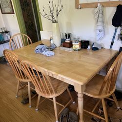 Sturdy Wood Dining Table Matching Chairs PENDING