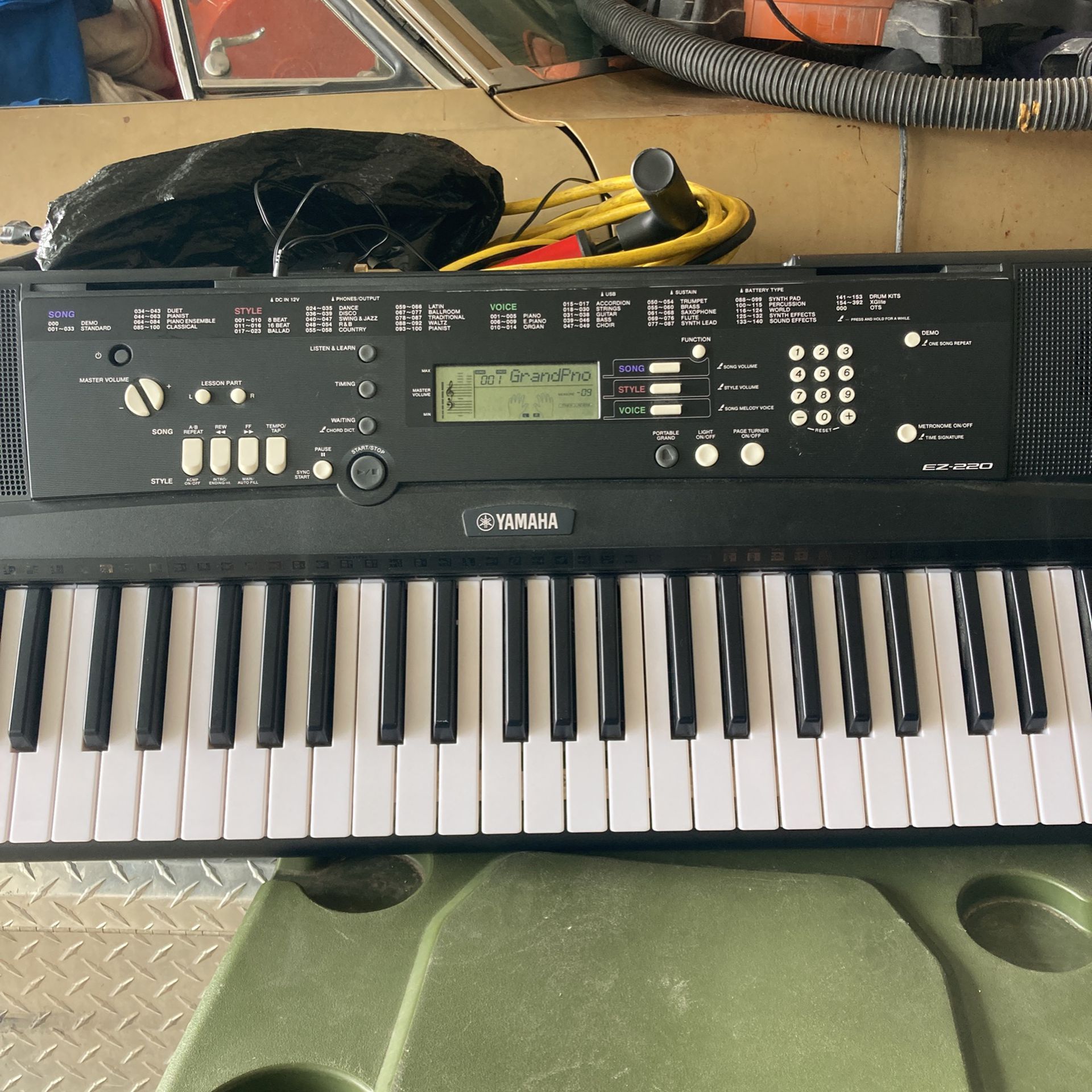 Yamaha, EZ 220 keyboard