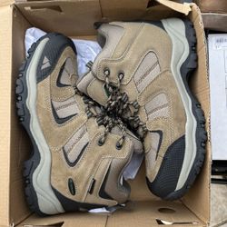 Hiking Boots Womens 6.5 Fits Runs Big
