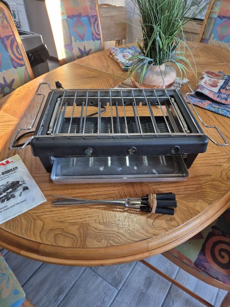 TEFAL Indoor Barbeque And Broiler.