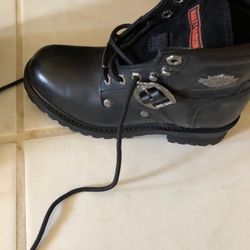 Brand new pair of Harley Davidson women’s boots size 7