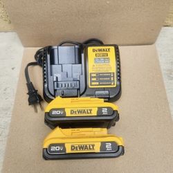 Dewalt 20v Batteries 2.0 Ah And Charger Brand New 