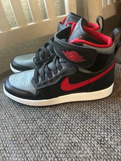 Nike Air Jordan 1 Mid Sneakers