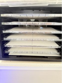 FOOD DEHYDRATOR
