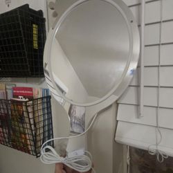 LED Wall-Mount Vanity Mirror w/ USB Brighten up your space with this LED vanity mirror! ✨

LED lighting with adjustable brightness (USB powered)

Can 