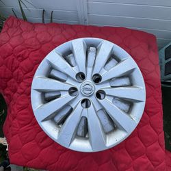 Nissan Sentra Hubcap