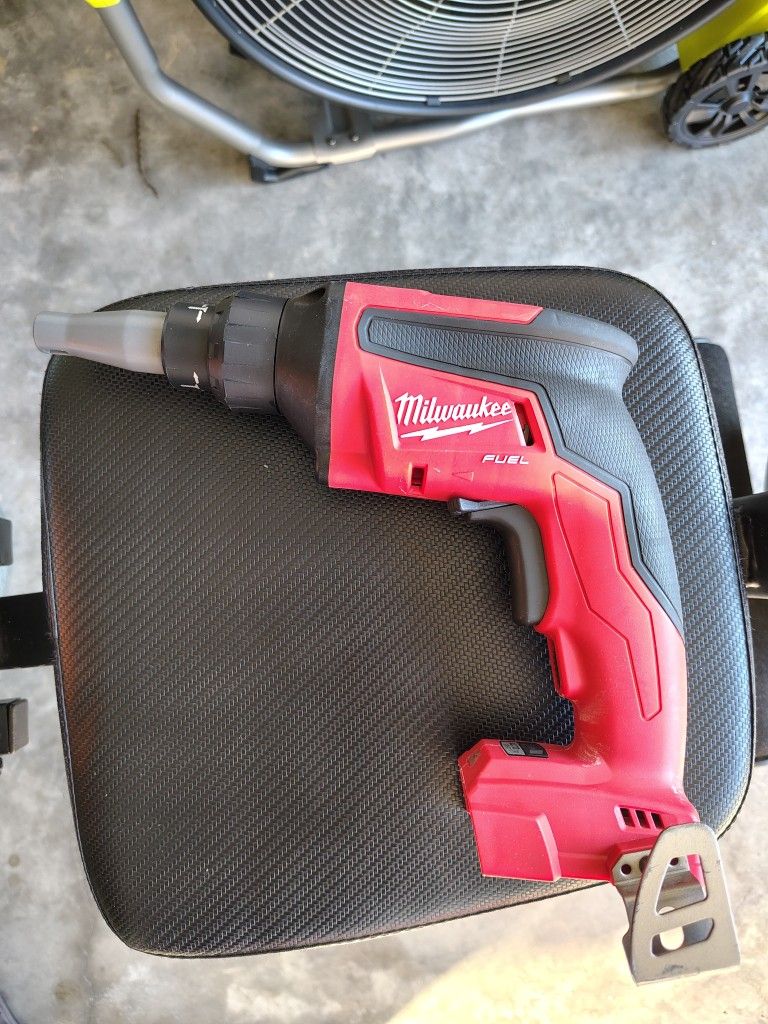 Milwaukee M18 FUEL Brushless Drywall Screwgun