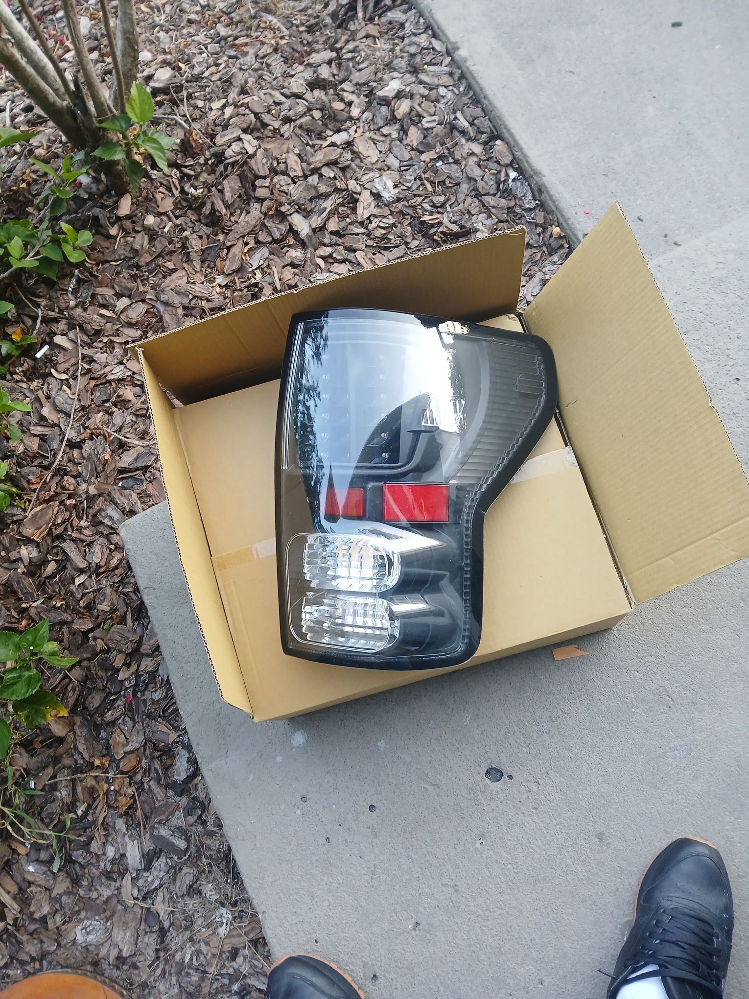 Toyota Tundra 2010 Rear Right Light
