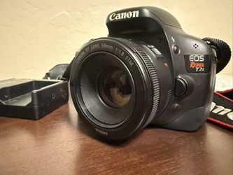Canon EOS Rebel T2i Digital SLR
