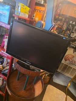 Samsung SyncMaster Flat Screen Monitor  2433