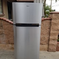 3MONTHS WARRANTY 28X29X68 WHIRLPOOL FRIDGE 18CUFT SILVER 