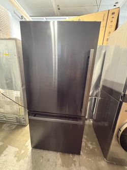 HISENSE Black Stainless Steel Bottom Freezer Refrigerator