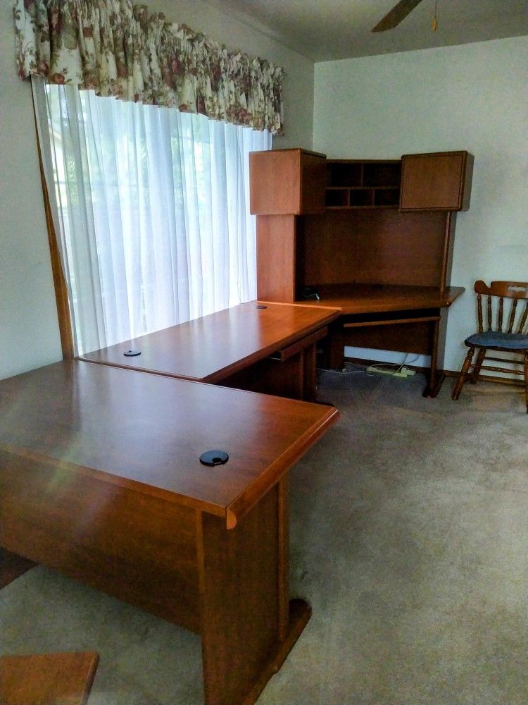 Large Modular Desk