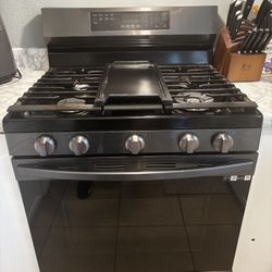 Samsung - 30 in. Wide 5 Burner 6.0 cu. ft. Freestanding Gas Stove/Range with No-Preheat Air Fry & WiFi Controls