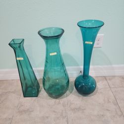 3 Gorgeous  Vaces  