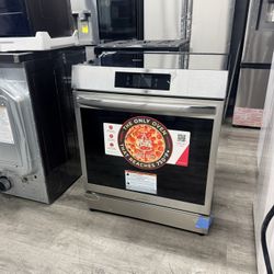 👑FRIGIDAIRE GALLERY INDUCTION SLIDE IN RANGE WITH STONED BAKED PIZZA👑 ONLY RANGE THAT REACHES 750+ FARENHEIT👑