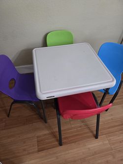Lifetime Children's Table and 4 Stacking Chairs / Combo