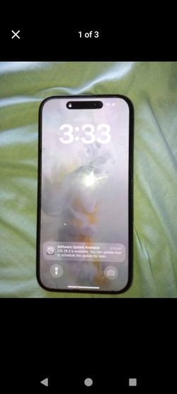 iPhone 15 LOCKED
