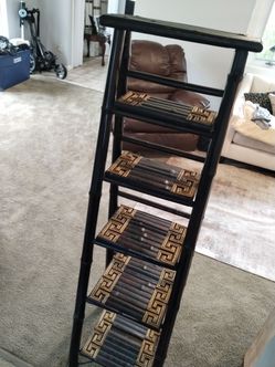 bamboo/rattan ladder display shelf,
