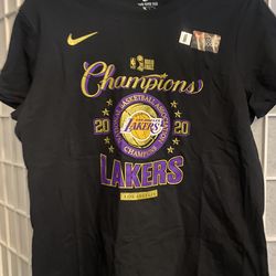 Champion  2020 shirt for women size M