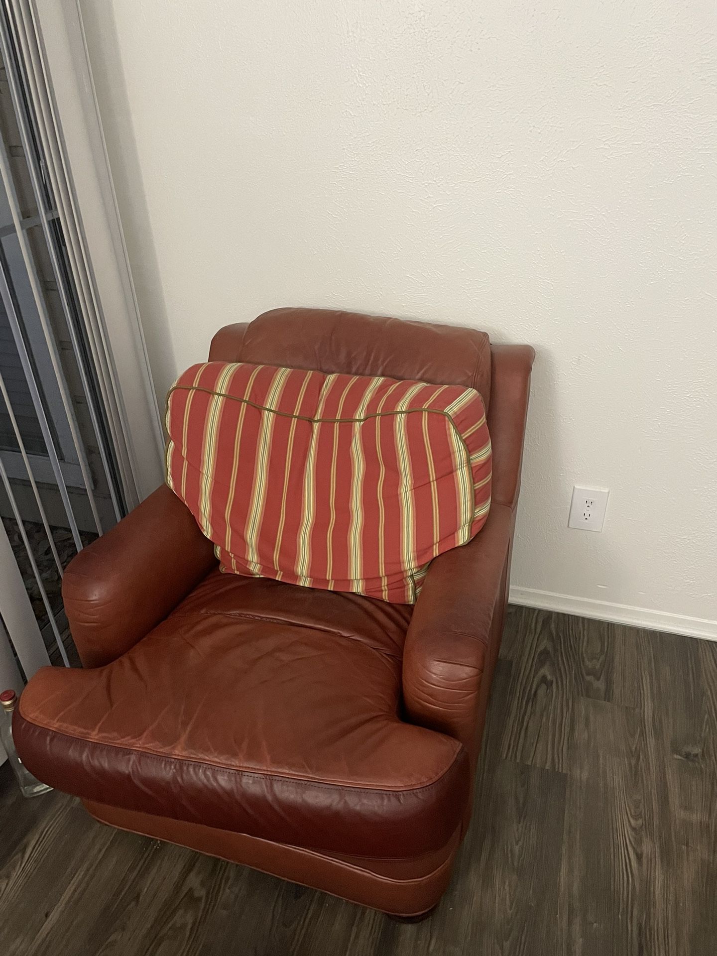 Single Arm Chair With ottoman 