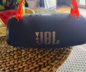 JBL EXTREME 3.  SPEAKER.  LOW BALLERS KEEP SCROLLING