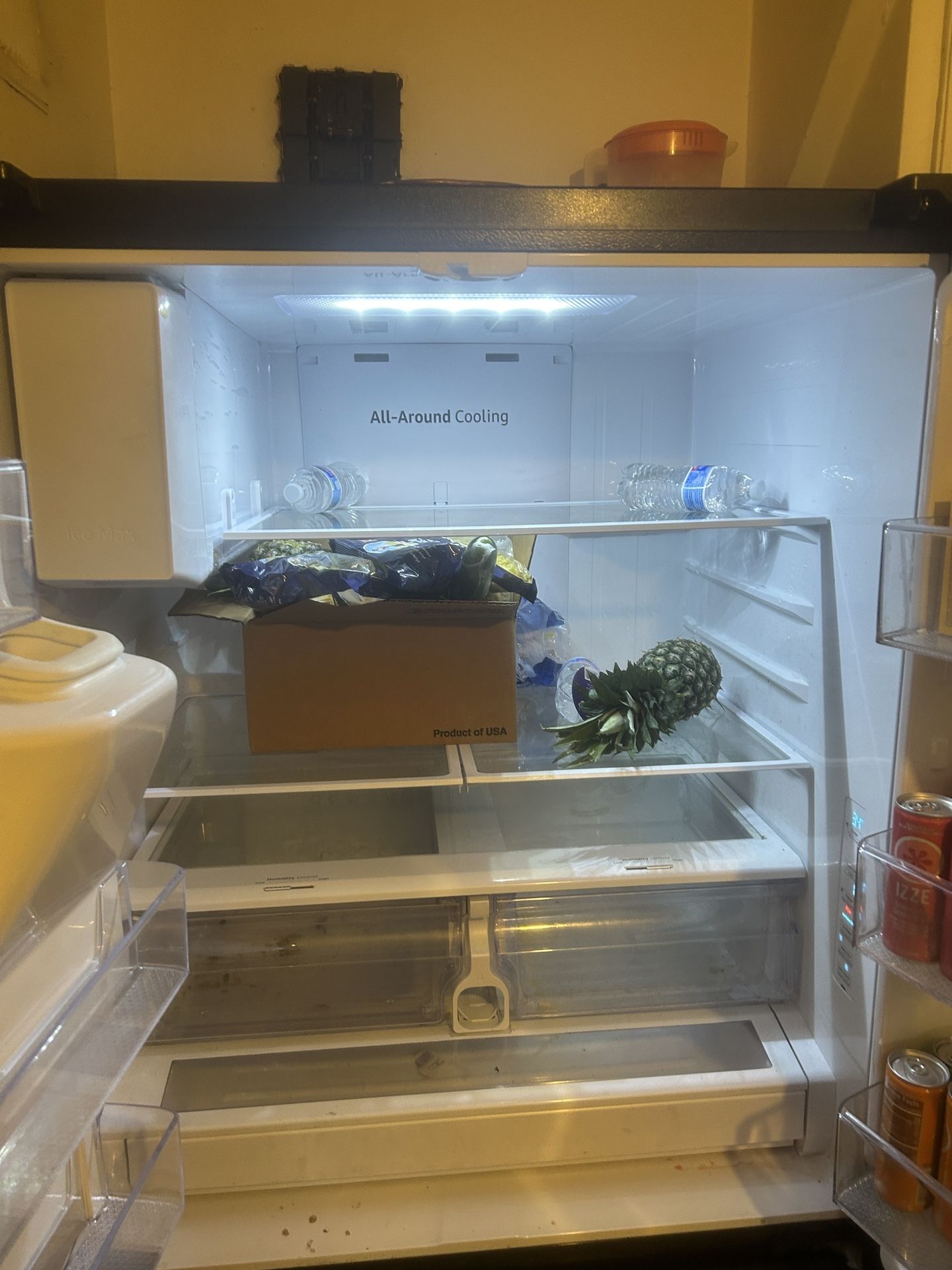 Samsung fridge.    10 Years Warranty.